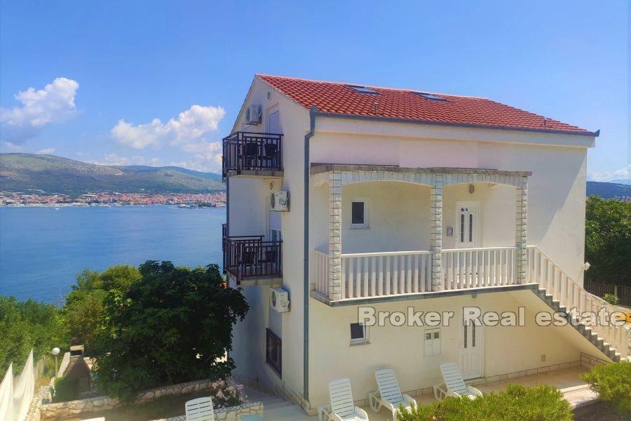 Apartment house with sea view