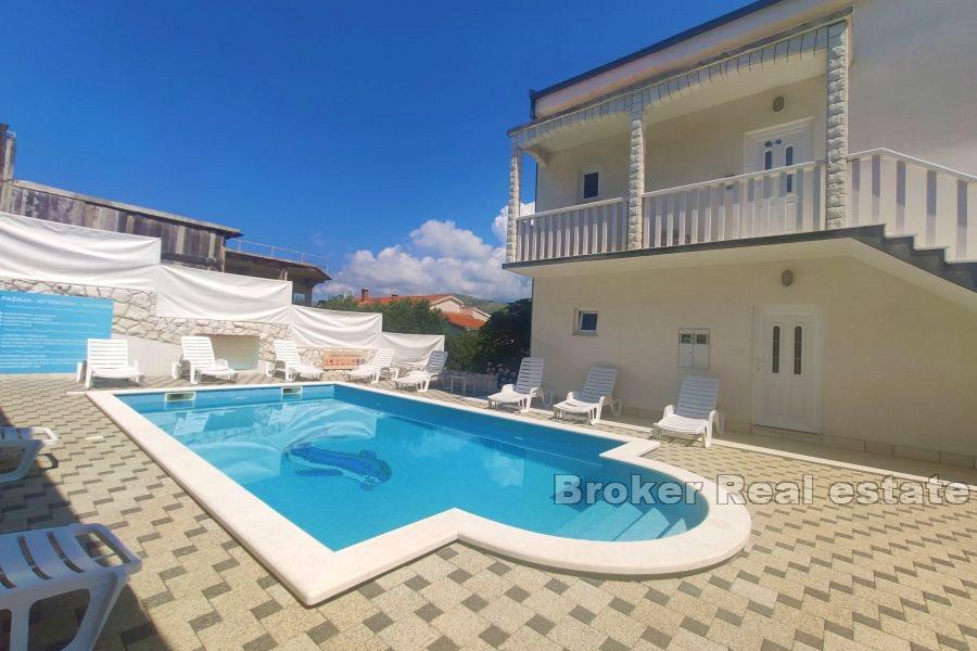 Apartment house with sea view