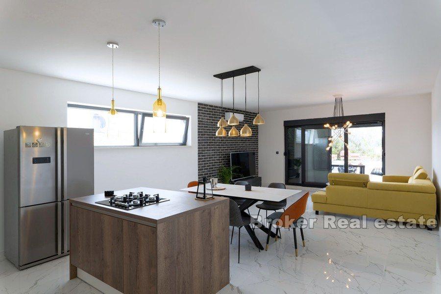Modern villa med pool