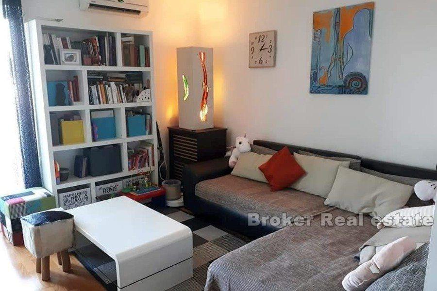 Two-bedroom apartment with sea view