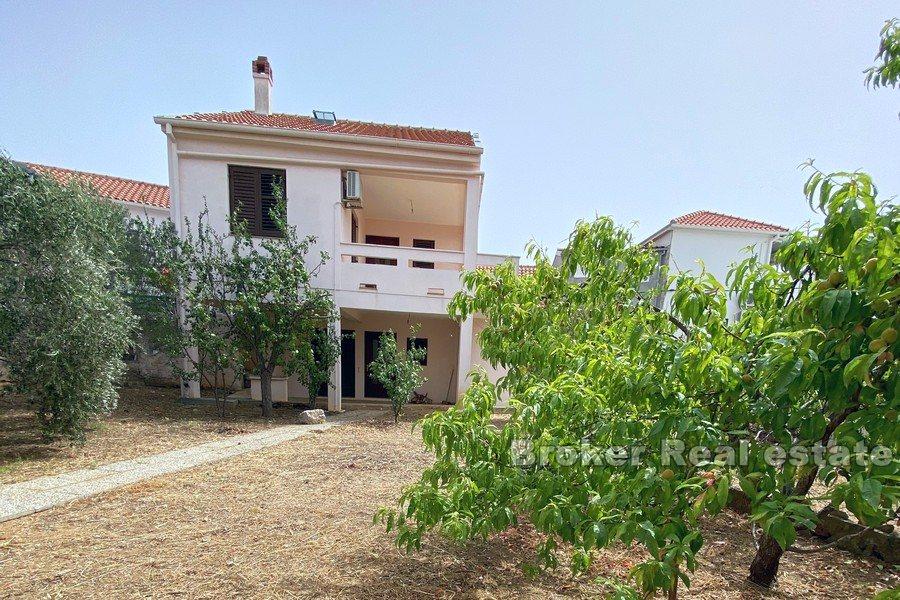 Dům v klidné čtvrti