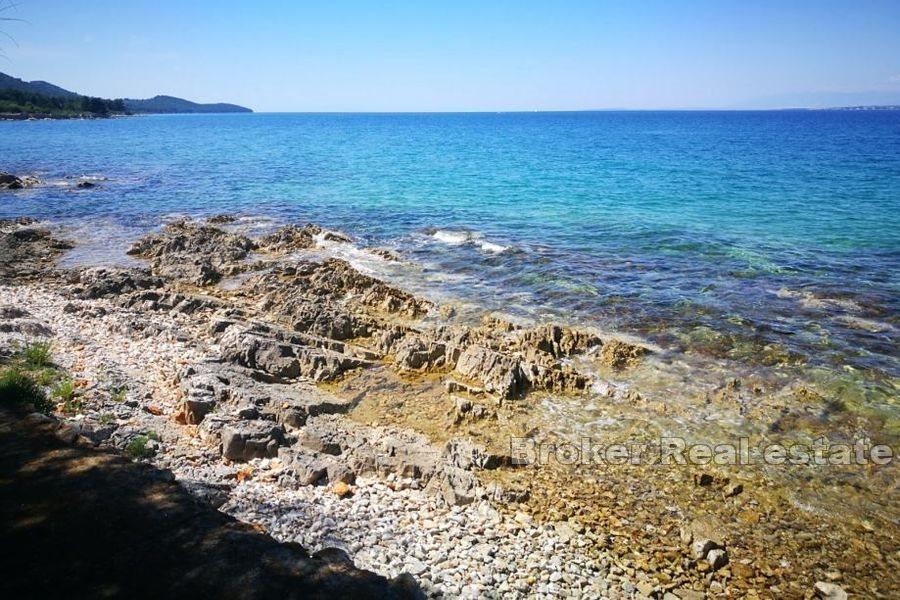 Building land first row to the sea