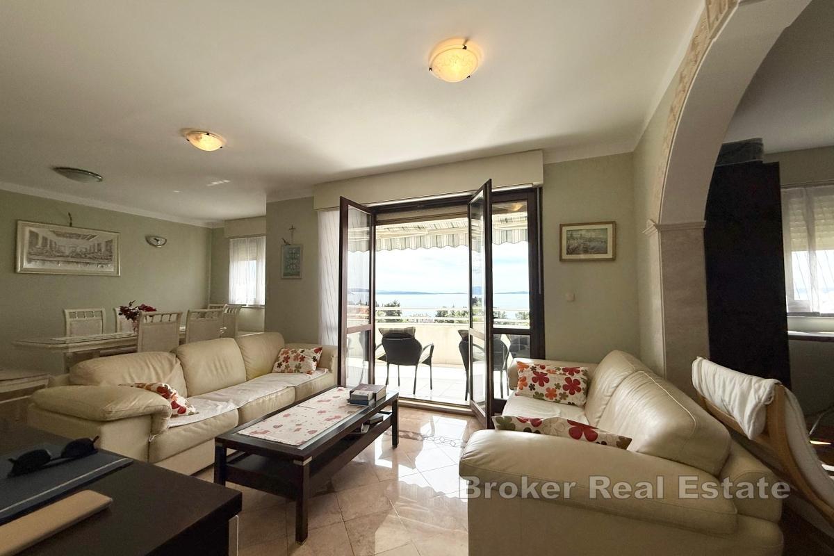 Spacious apartment with a sea viewRomslig leilighet med havutsikt