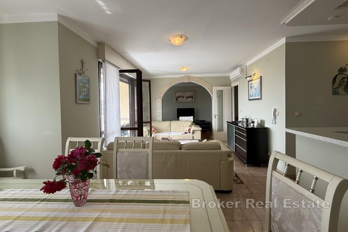 Spacious apartment with a sea viewRomslig leilighet med havutsikt