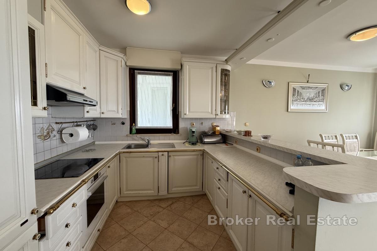 Spacious apartment with a sea viewRomslig leilighet med havutsikt