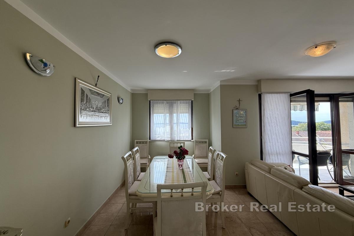 Spacious apartment with a sea viewRomslig leilighet med havutsikt