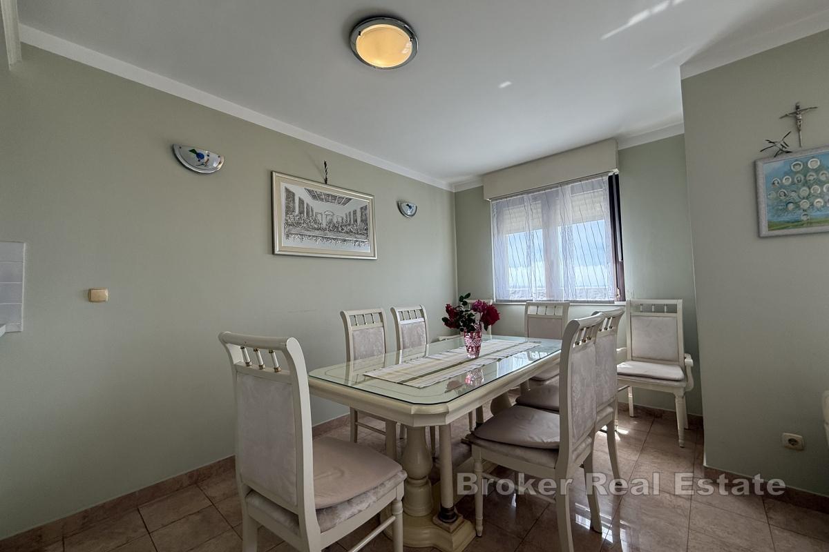 Spacious apartment with a sea viewRomslig leilighet med havutsikt