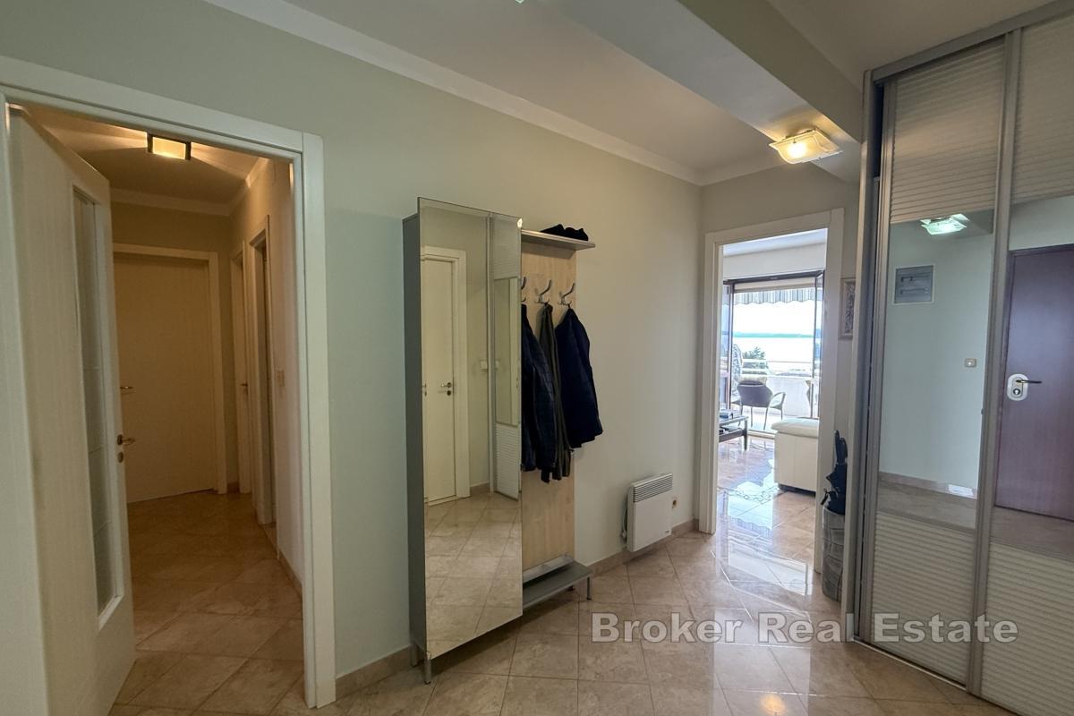 Spacious apartment with a sea viewRomslig leilighet med havutsikt