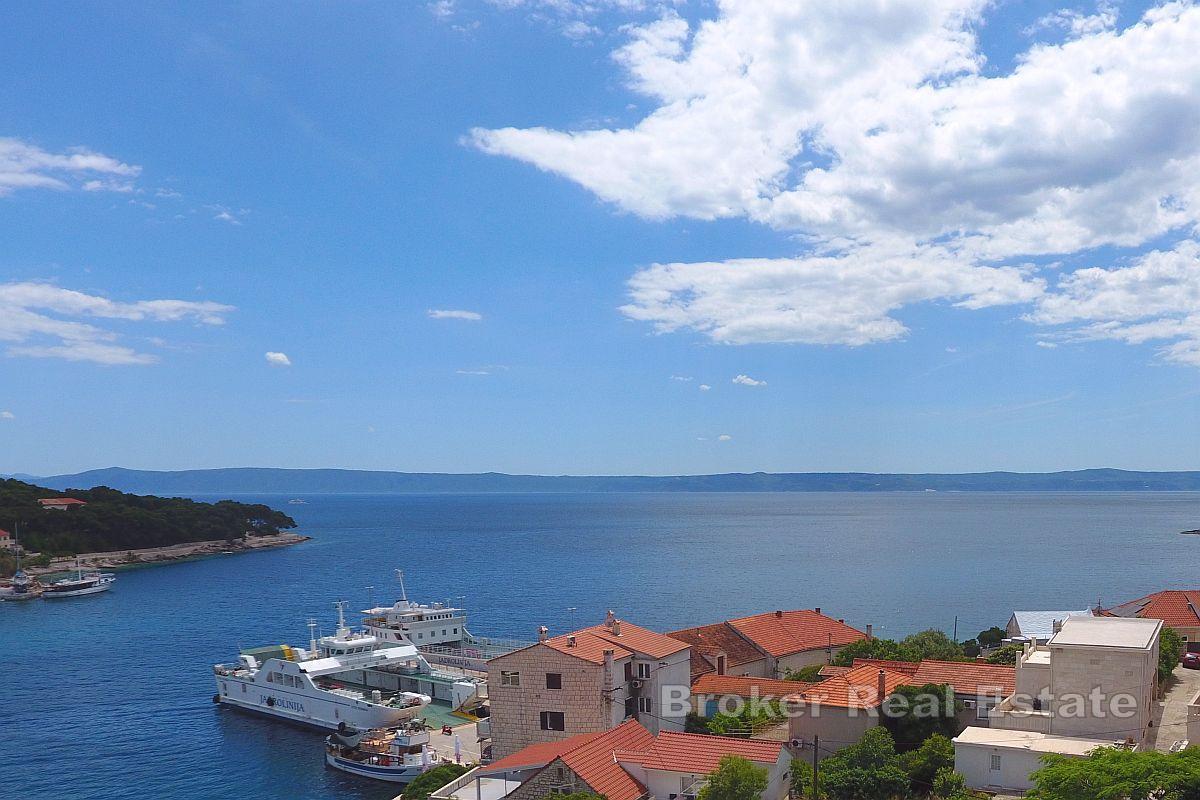 Casa in pietra in prima fila sul mare