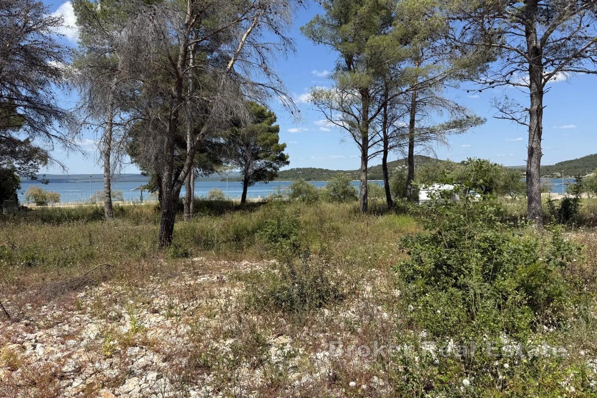 Terreno edificabile attraente in prima fila sul mare