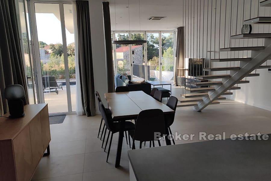 Villa with pool near the sea