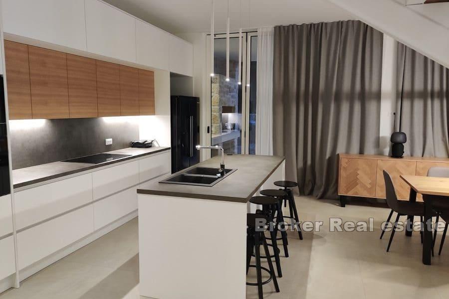 Villa mit Pool in Meeresnähe