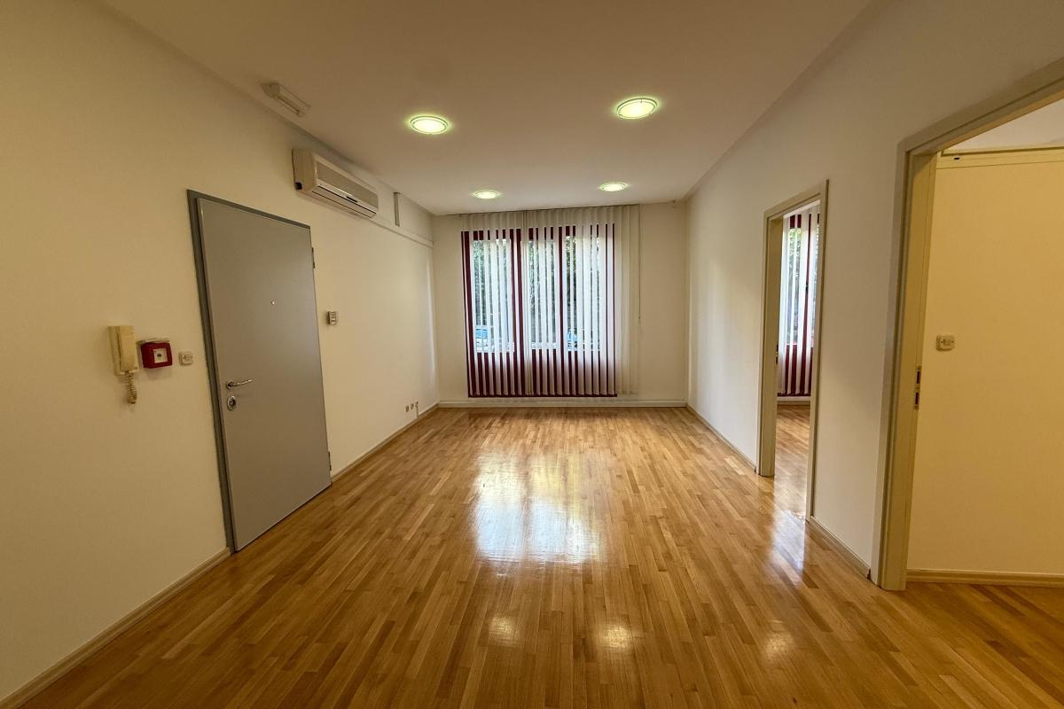 001-2041-111-split-lovret-office-space-near-the-court-rent