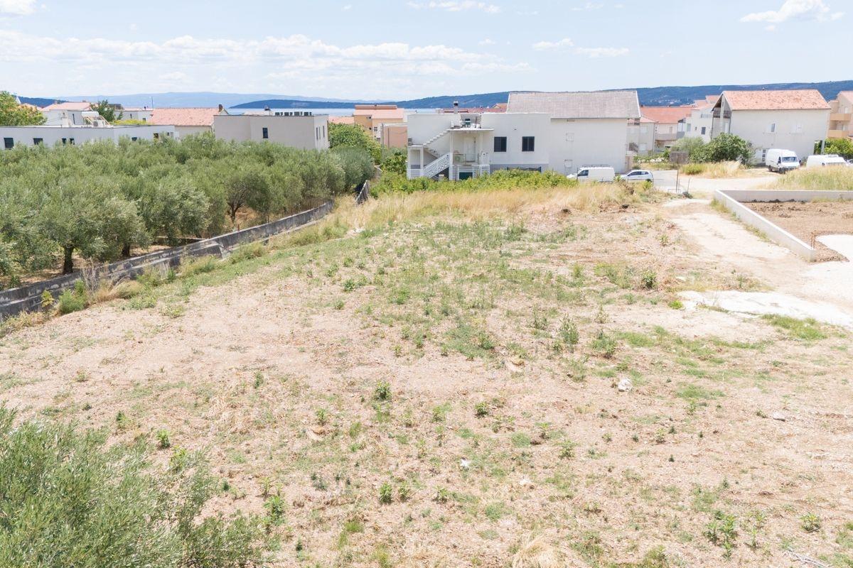 001-2041-116-Kastela-Spacious-plot-with-building-permit-for-sale