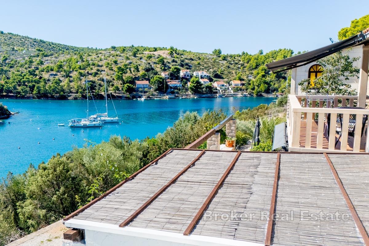 Kuća na jedinstvenoj lokaciji s pogledom na more