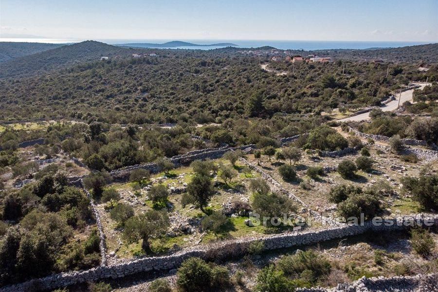 Byggnadsmark med havsutsikt