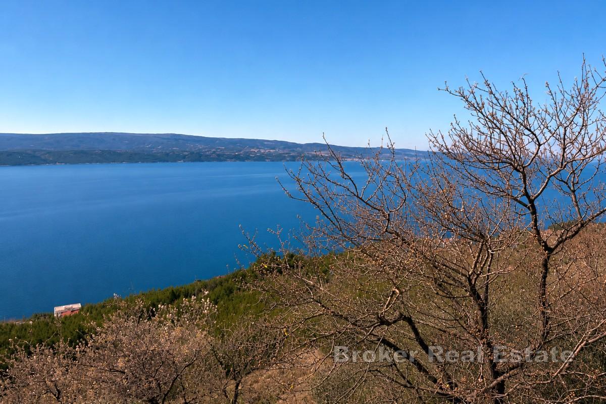 Građevinsko zemljište s panoramskim pogledom na more