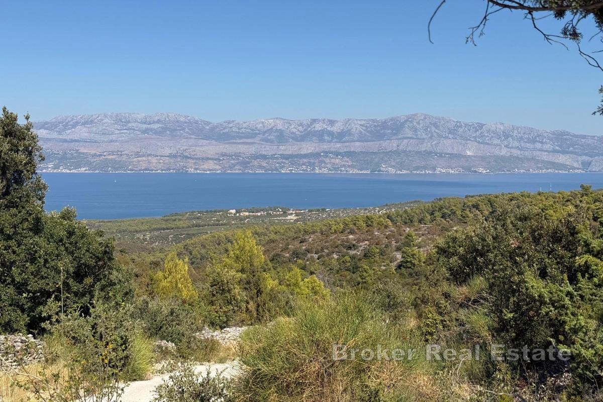 Großzügiges Grundstück mit freiem Blick auf das Meer und die Stadt Split