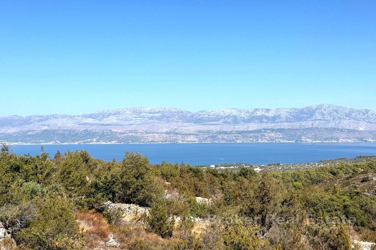 Großzügiges Grundstück mit freiem Blick auf das Meer und die Stadt Split