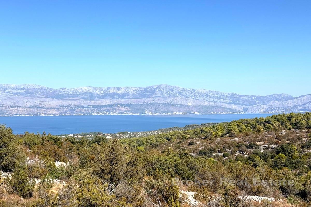 Großzügiges Grundstück mit freiem Blick auf das Meer und die Stadt Split