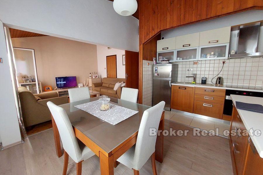 Семейный дом с видом на море