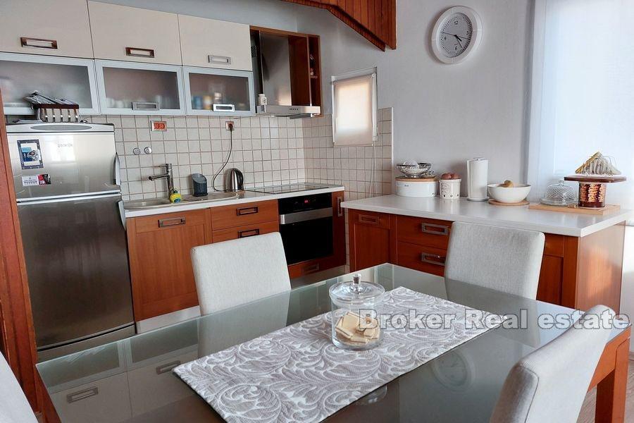 Семейный дом с видом на море