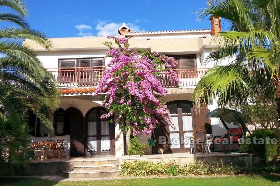 Haus mit großem Garten