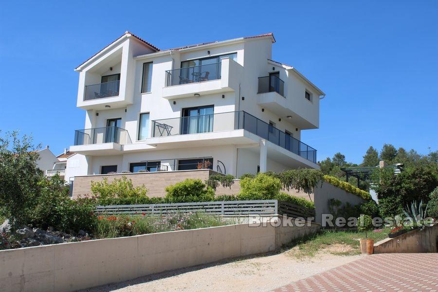 Haus mit Pool und Meerblick