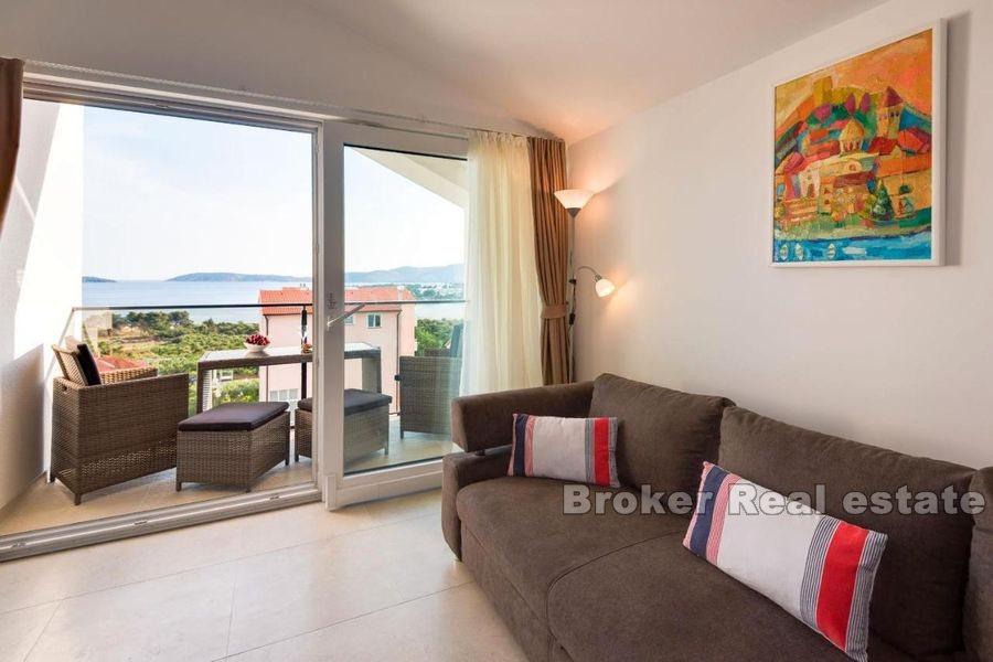 Дом с бассейном и видом на море