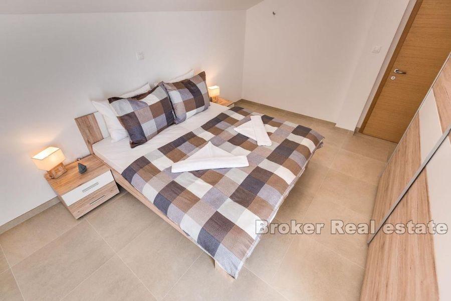 Дом с бассейном и видом на море