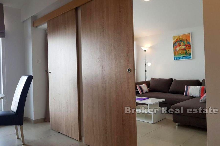 Дом с бассейном и видом на море