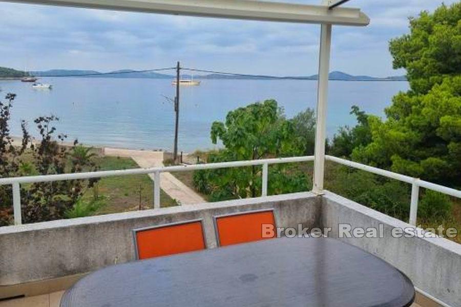 Semi-detached house in the first row to the sea