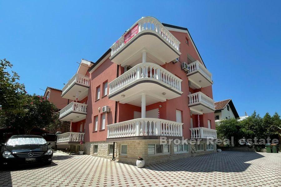 Apartmanska kuća