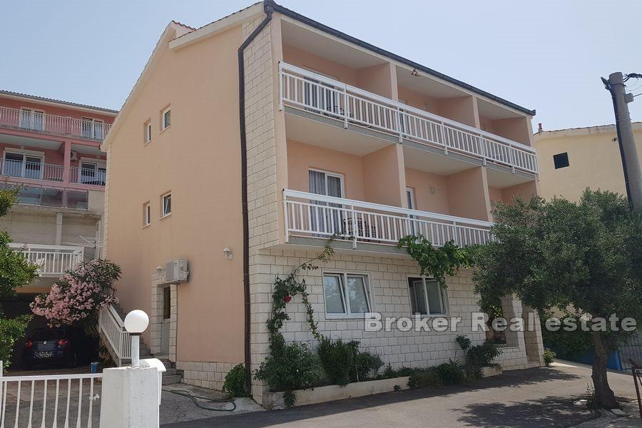 Leilighetshus med åpen havutsikt