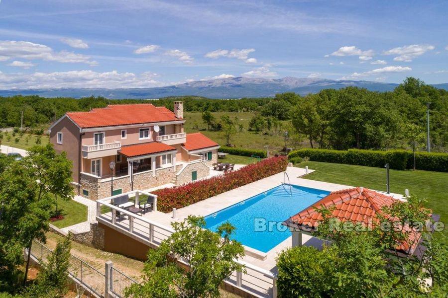 Krásný velký pozemek v klidné lokalitě