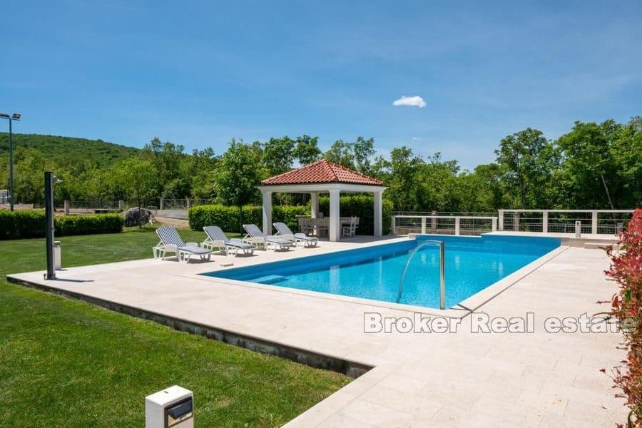 Beautiful large estate in a quiet location