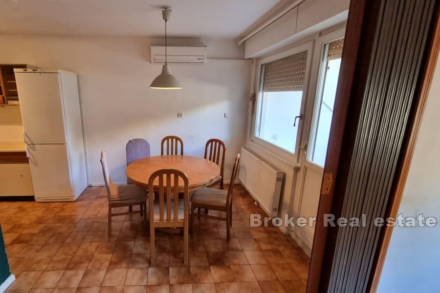 Bol, bekväm tvårumslägenhet