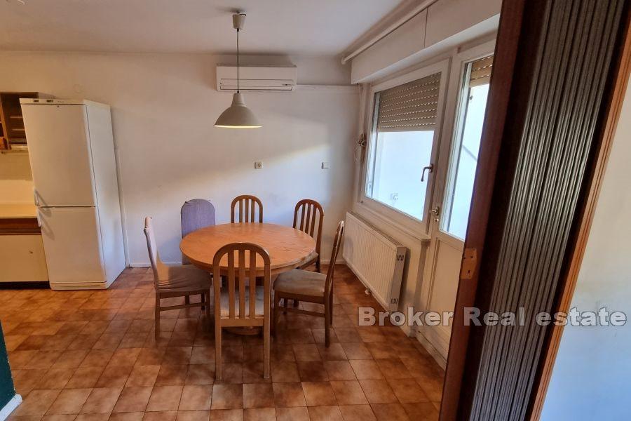 Bol, komfortní dvoupokojový byt