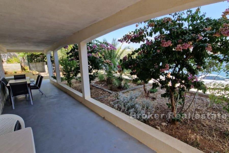 Hus første rad til sjøen