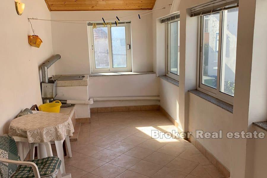 Parhus i första raden mot havet