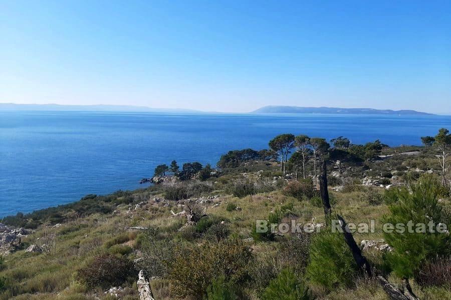 Byggnadstomt med panoramautsikt över havet