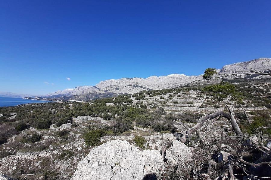 Byggnadstomt med panoramautsikt över havet