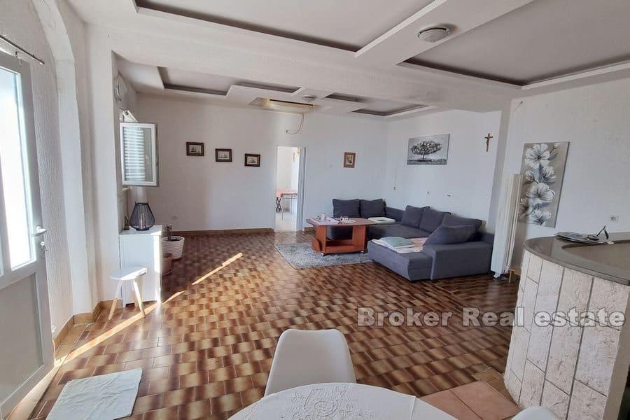 Kuća s otvorenim pogledom na more