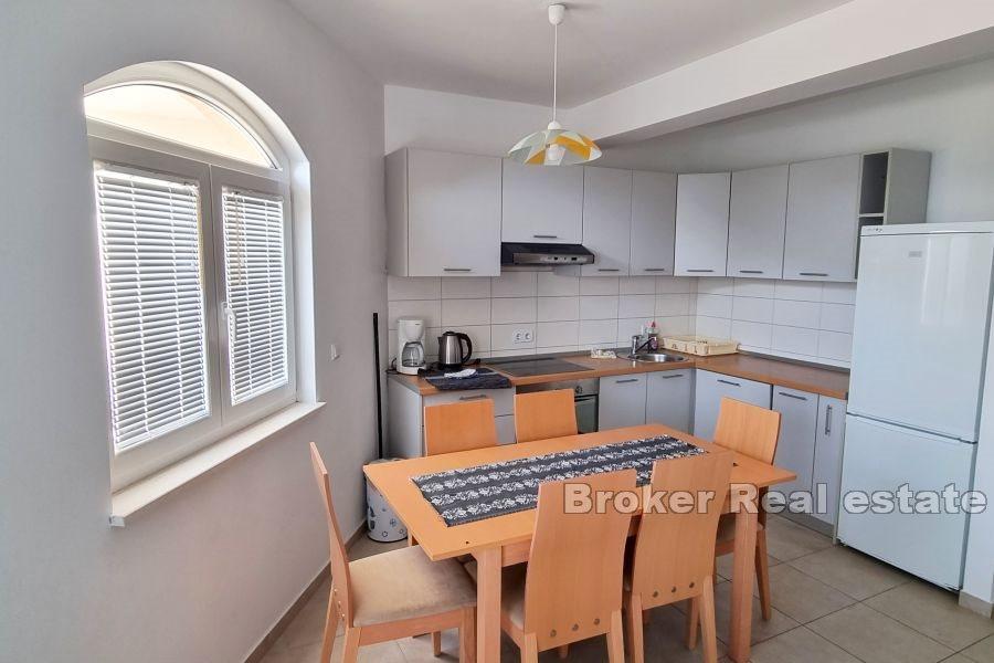 House with pool and sea view