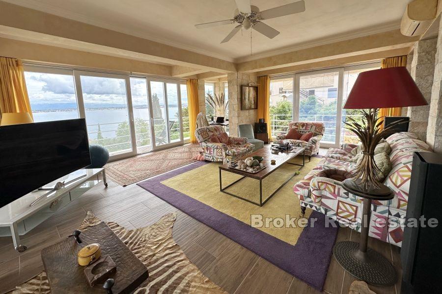 Dům v blízkosti moře s krásným výhledem