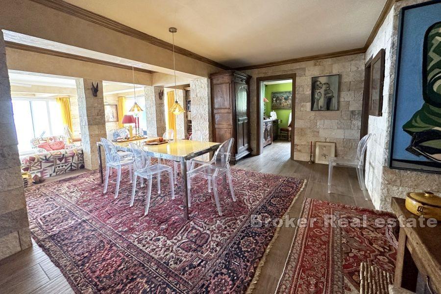 Haus in der Nähe des Meeres mit schöner Aussicht