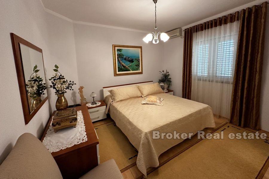 Vila u drugom redu do mora