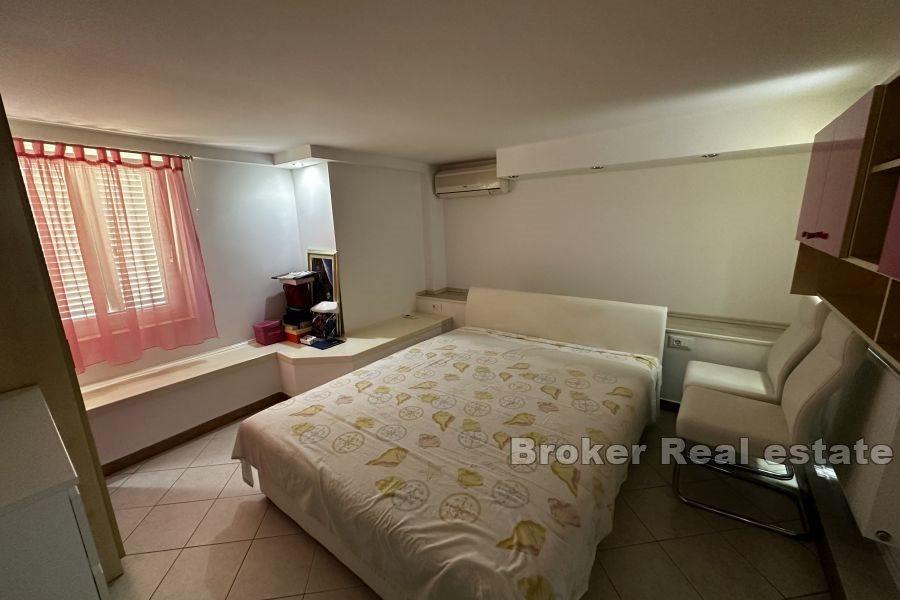 Obiteljska kuća s pogledom na more