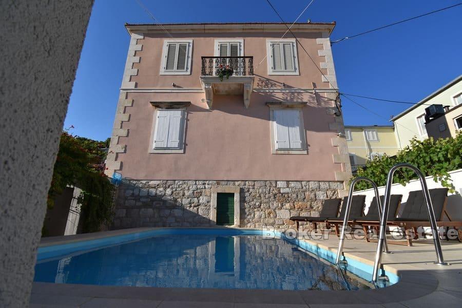 Jedinstvena nekretnina na samoj rivi