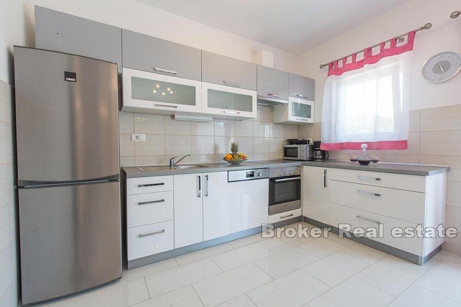 Dům ve druhé řadě k moři